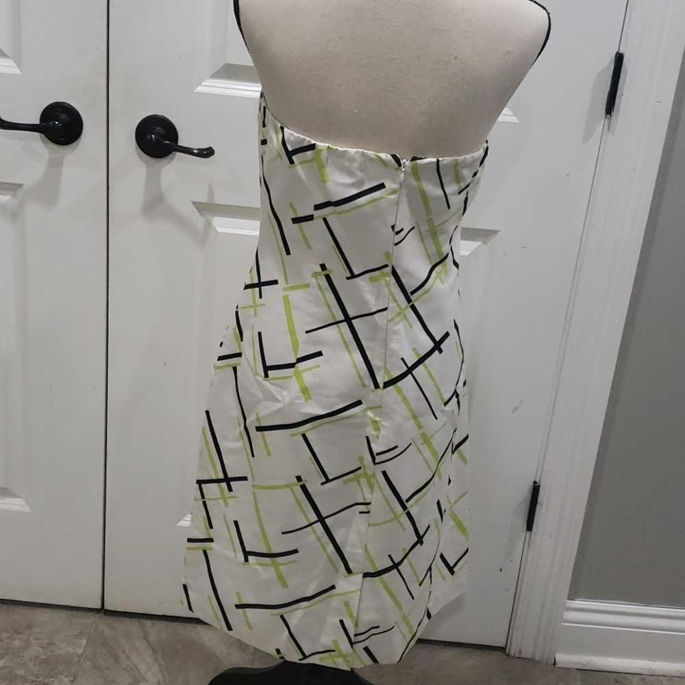Geometric lime and black dress - Picture 4 of 5